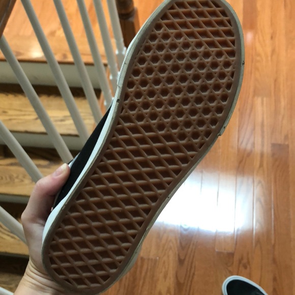 Vans - Picture 2 of 2